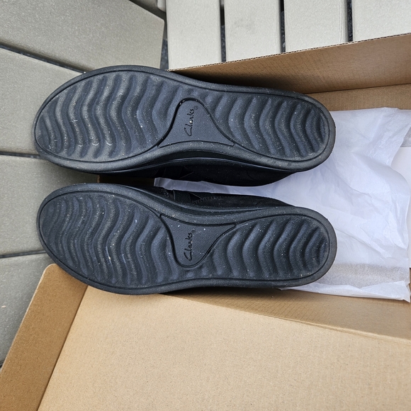 Clarks Womens Black Slip-On Shoes - Picture 3 of 5